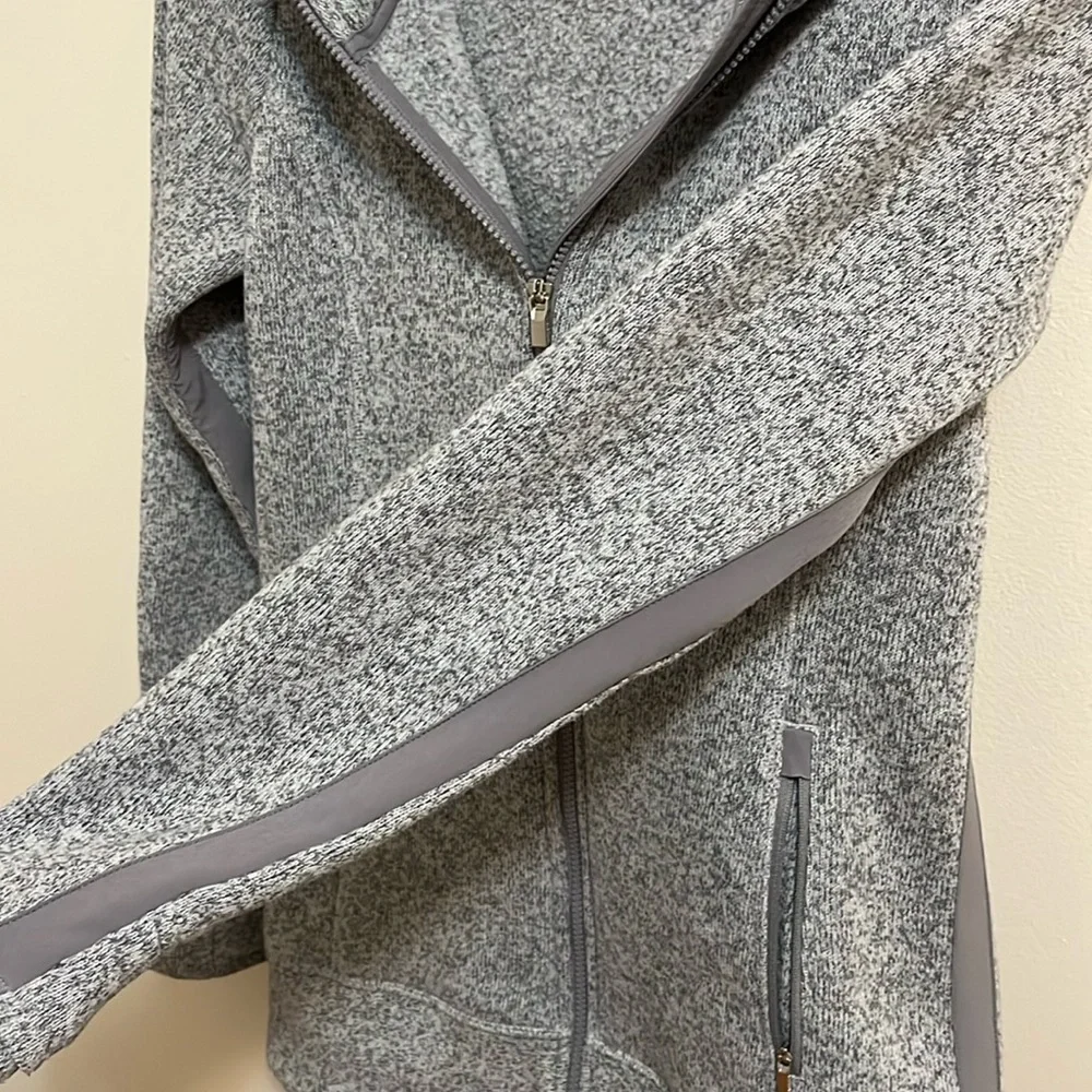 Athleta hoodie jacket sweater woman’s size XS gray full zip warmth athleisure